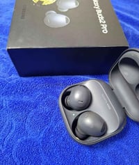 سماعات سامسونج سامسونج بددز برو 2 مع الباكيت والملحقات نظيفة جدا السعر...