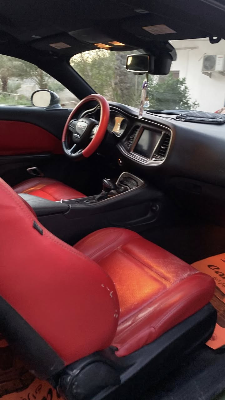 سلام عليكم چالنجر موديل 2018 ملاحضه ابيع بمده نار 🔥 سياره امريكيه حادثها جاملغ وبنيد سياره بيها 4قطع صبغ بس ابيع حزام بمقدمه 100 سياره جديده بمعنه الكلمه من كلشي ماشيه 87 السعر بدون تحميل ب142 من عدا التحميل وتحويل مباشر سياره صاروخ 🚀 عنوان بغداد المشتل رقم الهاتف *********** واتساب (***********) 🐝
