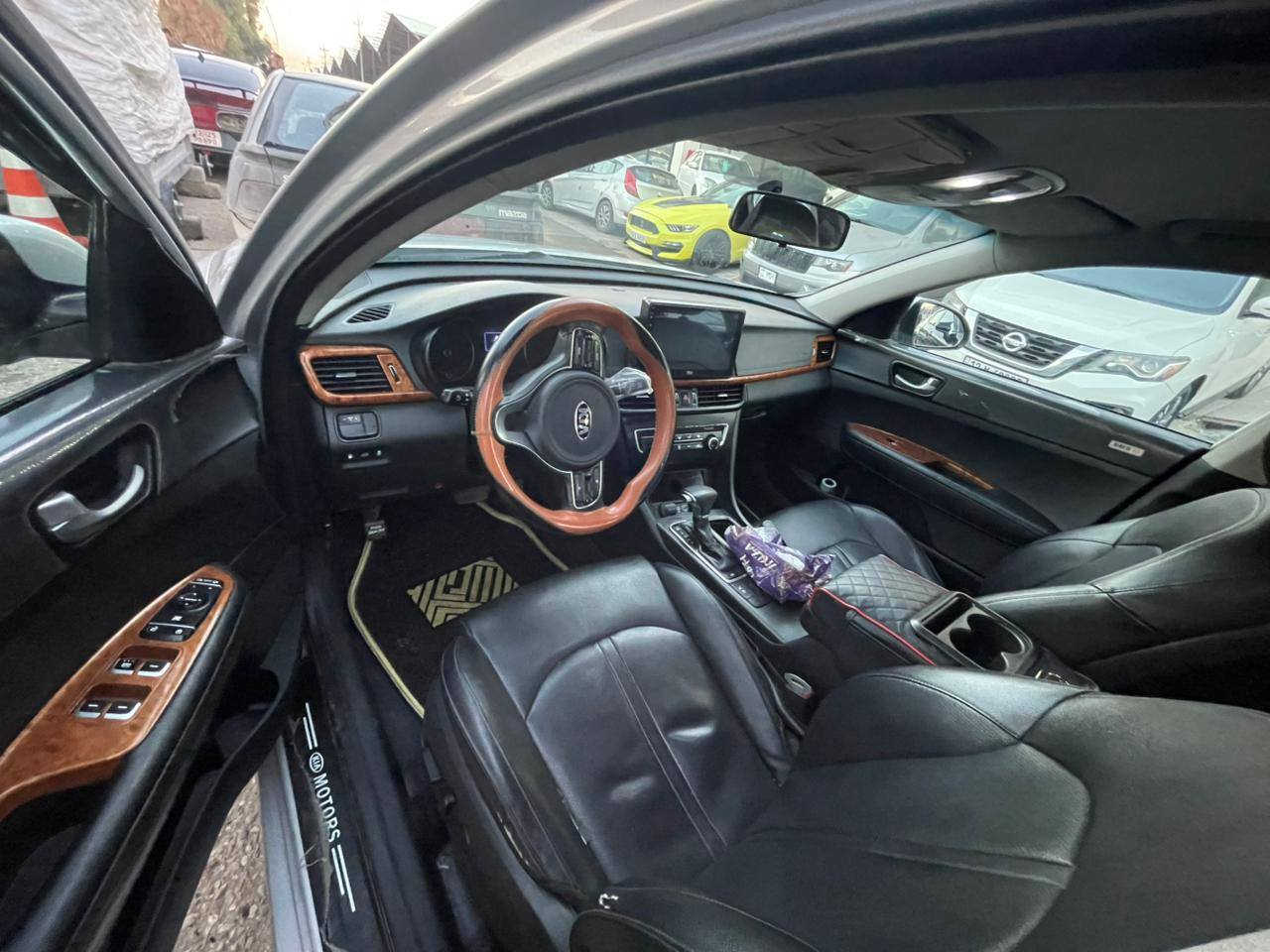 كيا اوبتمه k5 موديل 2018 سياره جاهزه من كل شي تبريد قطعتين تدفئه كشنات جلت صاحب الشرعي بلموصل كابون بانزين محرك 20 دوش السعر 155 بيها مجال قليل للاستفسار ***********
