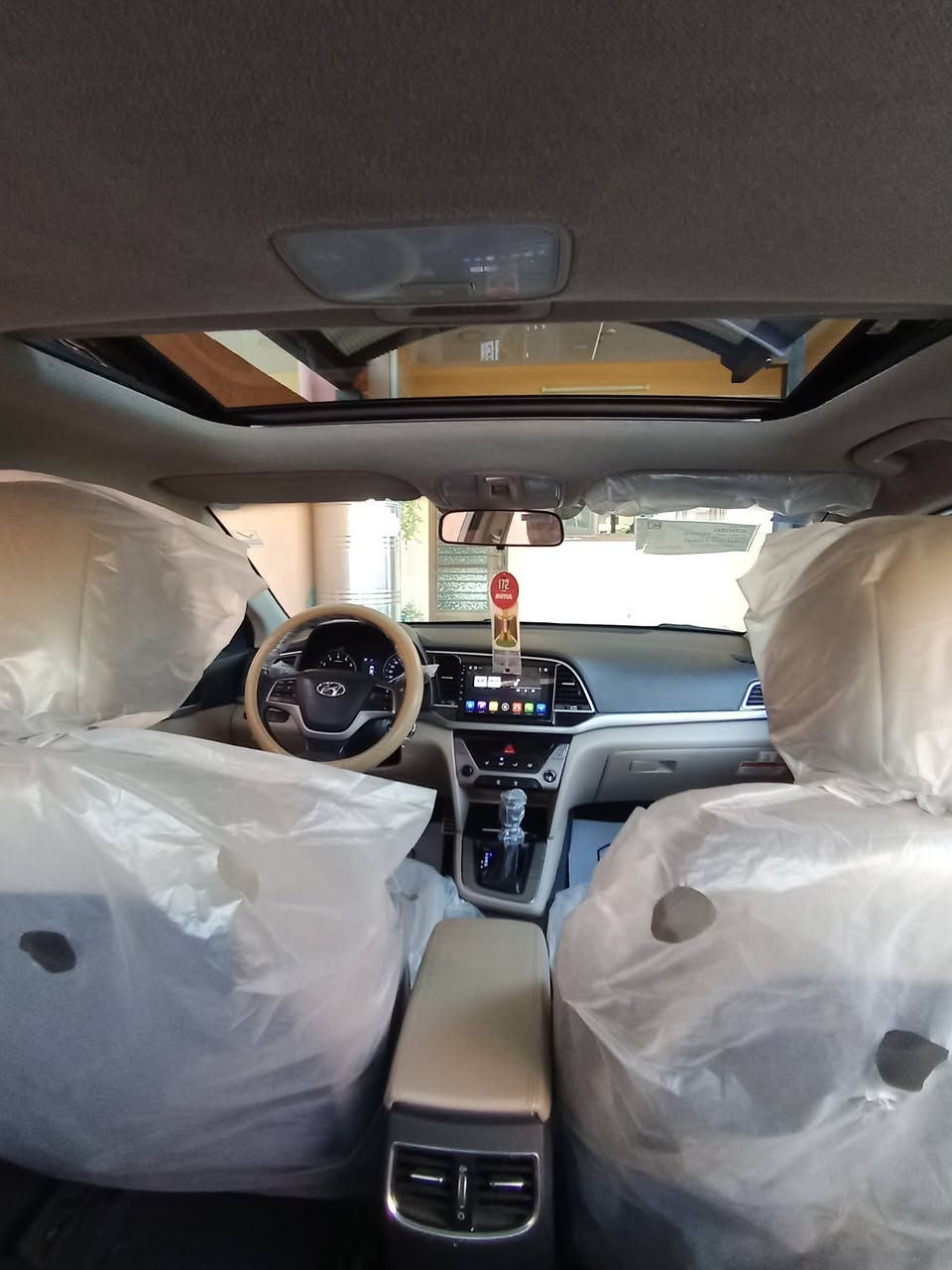 السلام عليكم
النترا موديل 2017 خليجي فول عدا البصمة
ماشية ٦٥ الف سيارة جديدة بل عافيه عل الياخذها
مكينة 2000 دوش تبريد قطعتين مكاني بغداد الجزيرة السياحية ***********
السعر ١٤٧ بيها مجال بسيط
