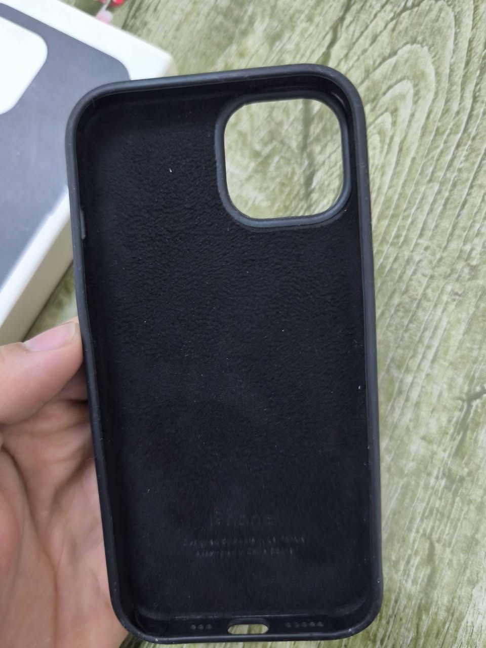 كفر سيليكون ايفون 13 العادي السعر 5 مكان الزهراء ***********
