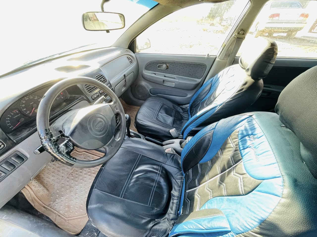 السلام عليكم 
كيه ريو كوري 2005
اصولية  بس راعيها ما واصله 
السيارة خليجي كير ومحرك كفاله تخم تاير تدفة تبريد سستم سماعات 
السيارة ع وضع الشركه بس يرادلها صبغ عام 
بس الجناي يعرف يقيمة هاي السيارة 
مكاني بابل 
السعر 32 
او مراوس ب ادوات


**إذا كنت صاحب هذا الإعلان وتريد حذفه لأي سبب، رجاءا أرسل رسالة إلى الدعم الفني**