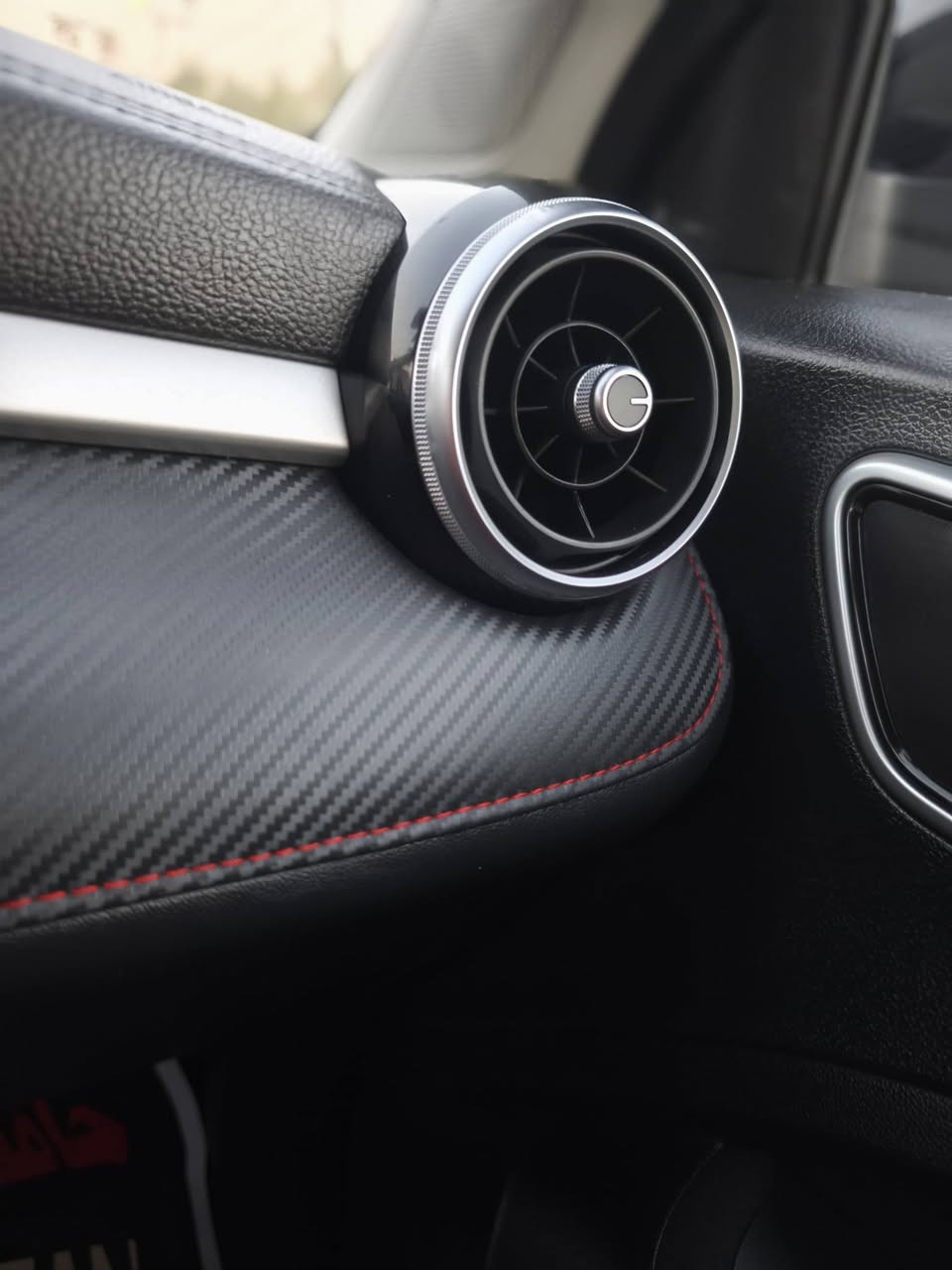 من رخصة الادمن المحترم السلام عليكم
ألسيارة للبيع mg zsموديل 2023 محرك 1.5 مواصفات std السيارة وارد خليجي مكفوله من الشخط جديدة بمعنى الكلمة مكينة وكير وتبريد بشرط ماشية 14,000 الف فقط رقم بغداد خصوصي عليها دوشمة كامله جلد لونين السعر 22 مليون وبيها مجال مكان السيارة بغداد الاعظمية/الكرادة شارع الصناعه

***********

متواجد خاص وواتساب🌹
