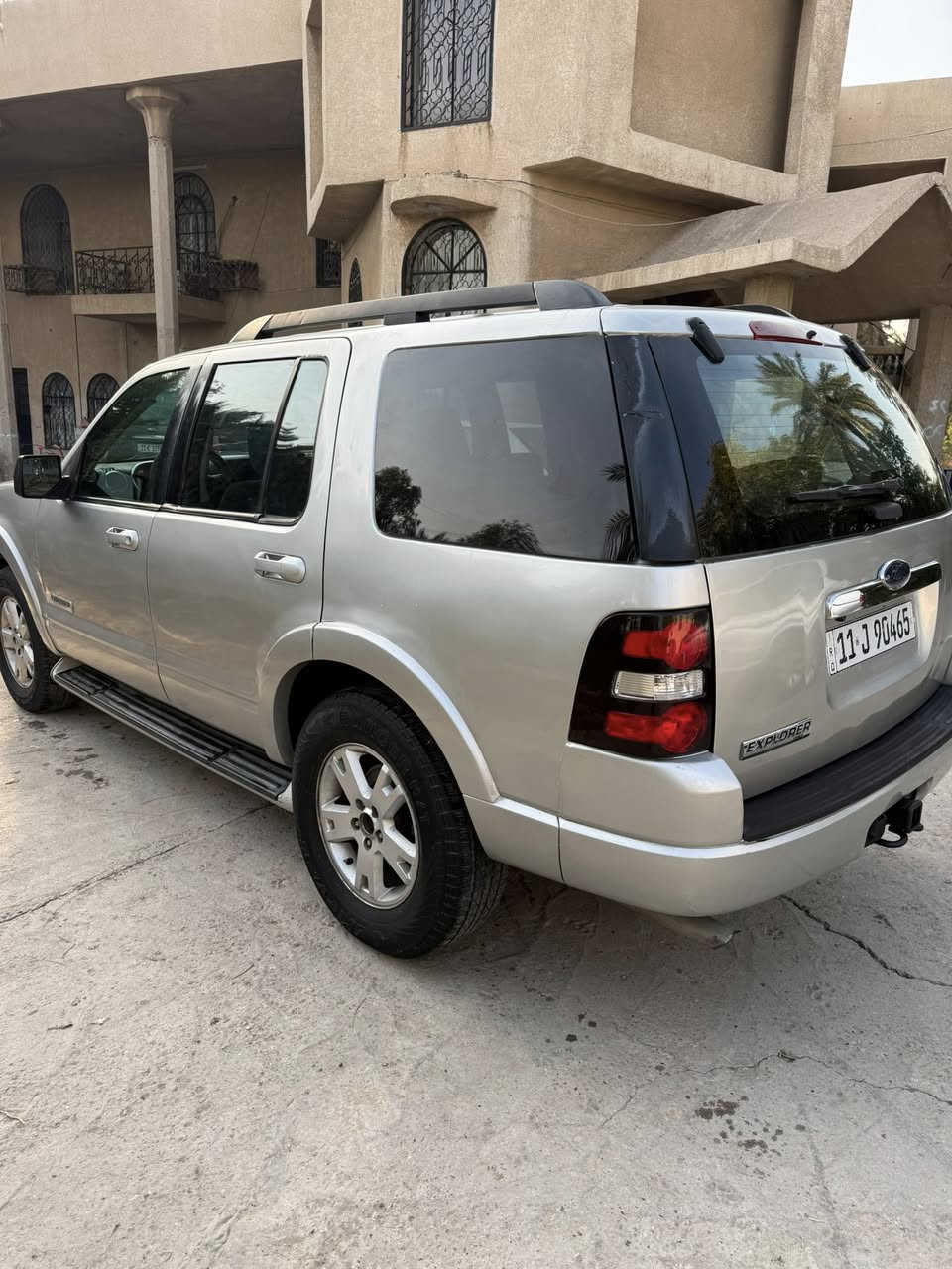 سلام عليكم للبيع فورد اكسبلور وارد امريكي 7 راكب 2009 رقم بغداد دولي بأسمي مكينه وكير جدد تبريد شغال حداديه جديد ترايها ناعم جاهزه مابيها نقص سياره مصبوغه عام بيها تعمير بل بداية القماره سعر 85 وبيها مجال مكاني بغداد الزعفرانيه ***********
