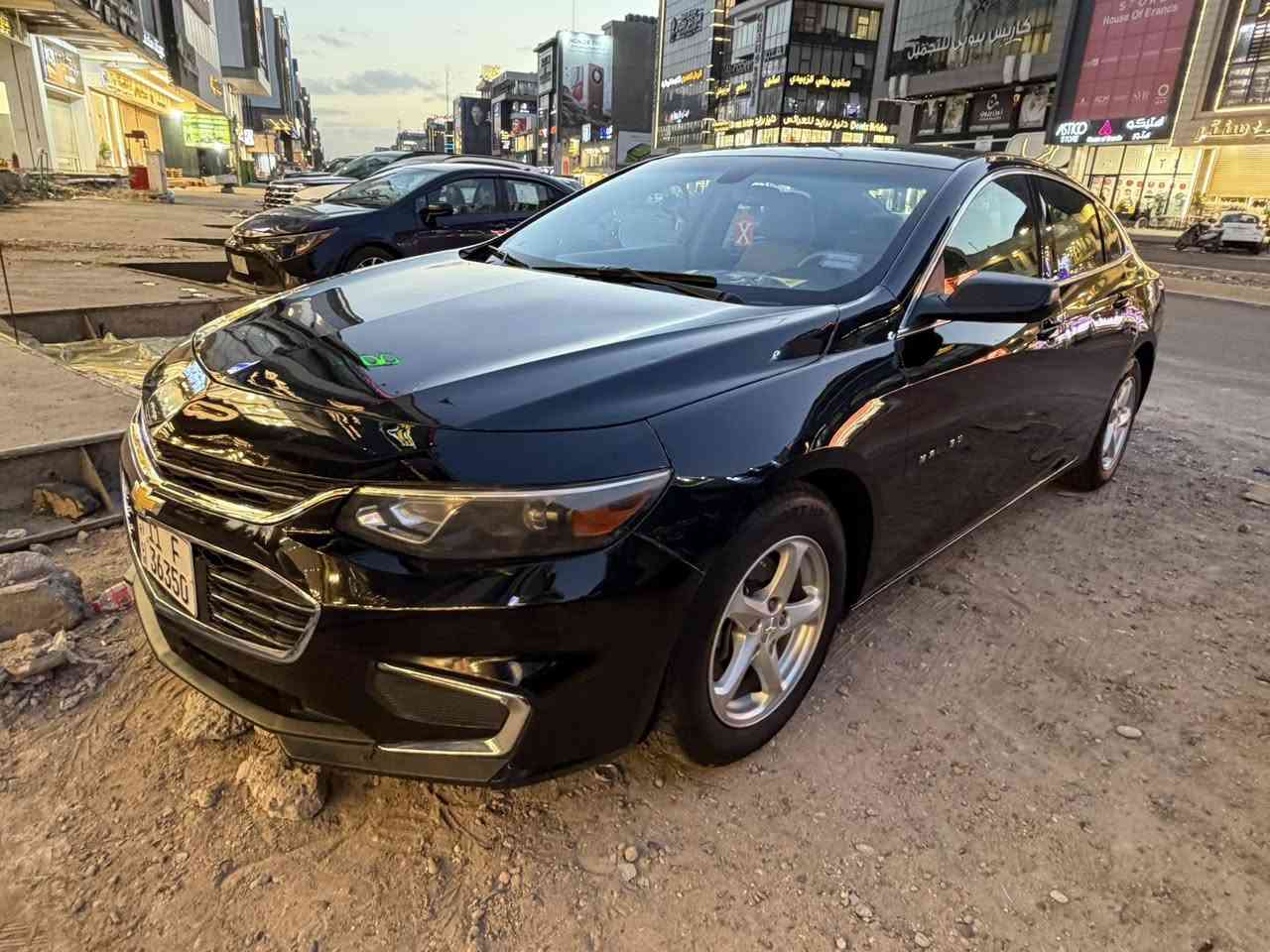 السلام عليكم شباب
السعر مناسب 
ماليبو 2018 
 سياره جديده بمعنه الكلمه 
حادثهه فقط حافه البنيد  
سياره كفاله عامه من كولشي 
تبريد ثلج تدفئه 
مكينه وكير خير من الله 
تخم تايرات 
٤ أبواب بصمه 
تشغيل عن بعد 
سياره حلوه وجاهزه 
صدر امامي وخلفي جديد 
كهربائيات كامله 
سنويه جديده 
هزه جديده 
سنويه لحد 2031 
سياره خير من الله 
بسمي تحويل مباشر 
مشروع وطني 
سونار مع المنشور 
السعر 95 وبيهه مجال للشراي 
مكاني بغداد شارع الربيعي 
للاستفسار *********** تحياتي للجميع
