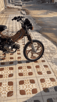 السلام عليكم ورحمة الله وبركاته دراجه 70للبيع دراجه مكينه ناعمه وتخبل دراجه نضيفه ومرتبه للاستفسار ***********
