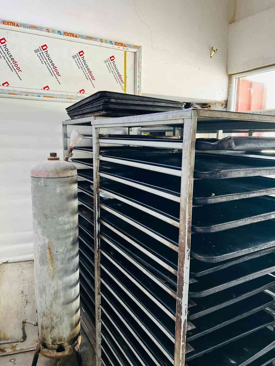 اعادة النشر بسبب الوعود الكاذبة
فرن صمون كهربائي للبيع + موجود الفرن مع عرباين 5 عرباين وميز مرمر+ خمارة تلزم 6 عرباين  وموجود عجانه سوريه ام الجيس كامل للبيع بس شيل الغراض وفتحهن عنوان صلاح الدين طوز خورماتو- سليمان بيك

***********
