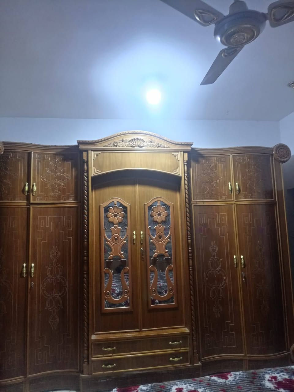 غرفة اخشاب احطاطة شغل درجة اولة + دوشك جرباية هديه .مكان ناحية الفرات
السعر
1-750 وبيه مجال لطيبين 
رقم الهاتف....
***********
