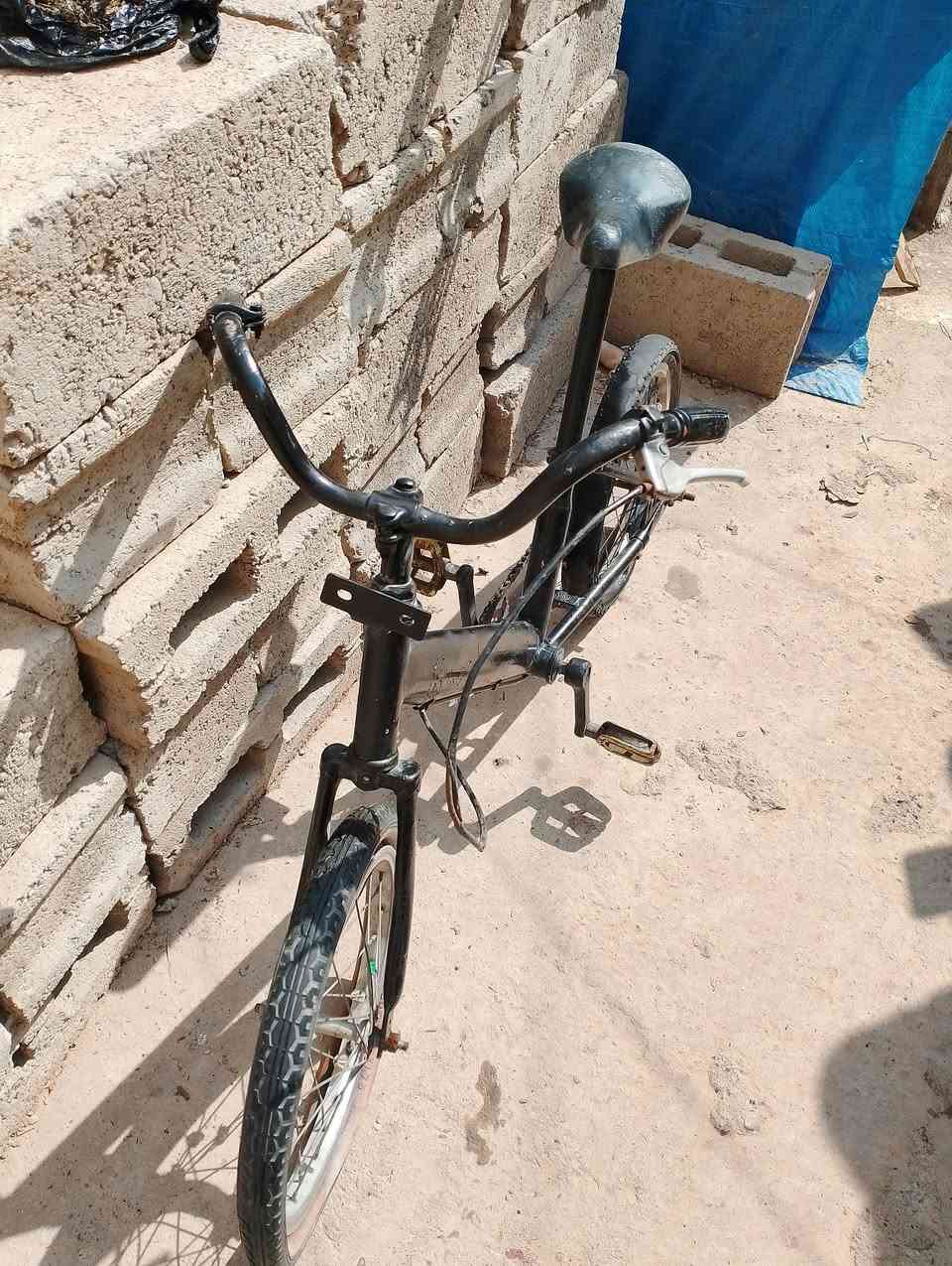 السلام عليكم
بيسكل للبيع السعر 25وبي مجال قليل 
(ملاحظة)
البيسكل يحتجلو تايرة
(خلفيه /  وراه)
البيسكل كامل يردلو بس تايرة
الشراي يجي خاص❤‍🔥❤‍🩹


**إذا كنت صاحب هذا الإعلان وتريد حذفه لأي سبب، رجاءا أرسل رسالة إلى الدعم الفني**