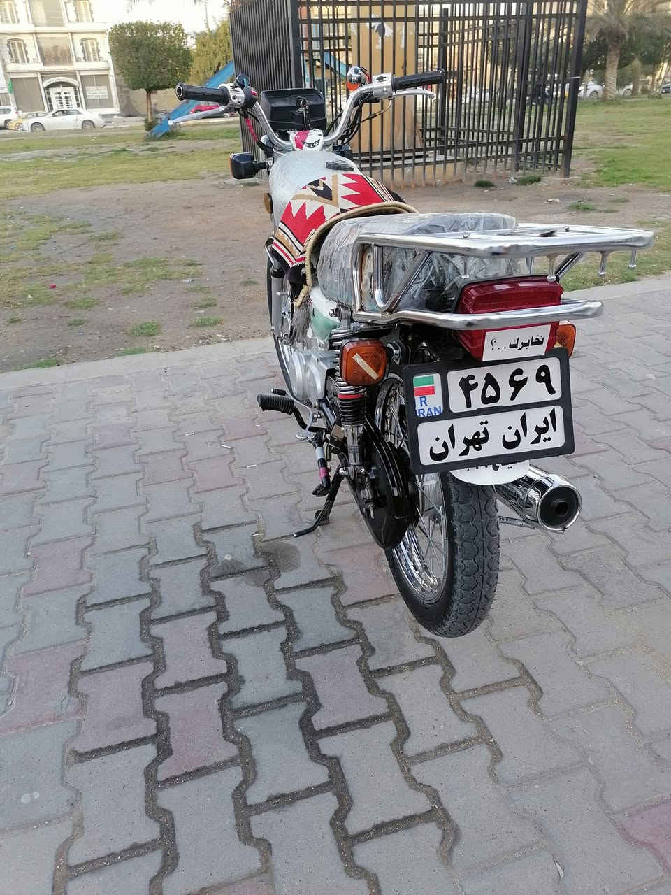 سلام عليكم دراجه للبيع نامه تلث أحرف اورق سكنر موديل 23 طالعه بل 24 مكينه بدل فقط ولفات ليون سعره 550 وبيه مجال لشراي لموشراي ليدخل


**إذا كنت صاحب هذا الإعلان وتريد حذفه لأي سبب، رجاءا أرسل رسالة إلى الدعم الفني**