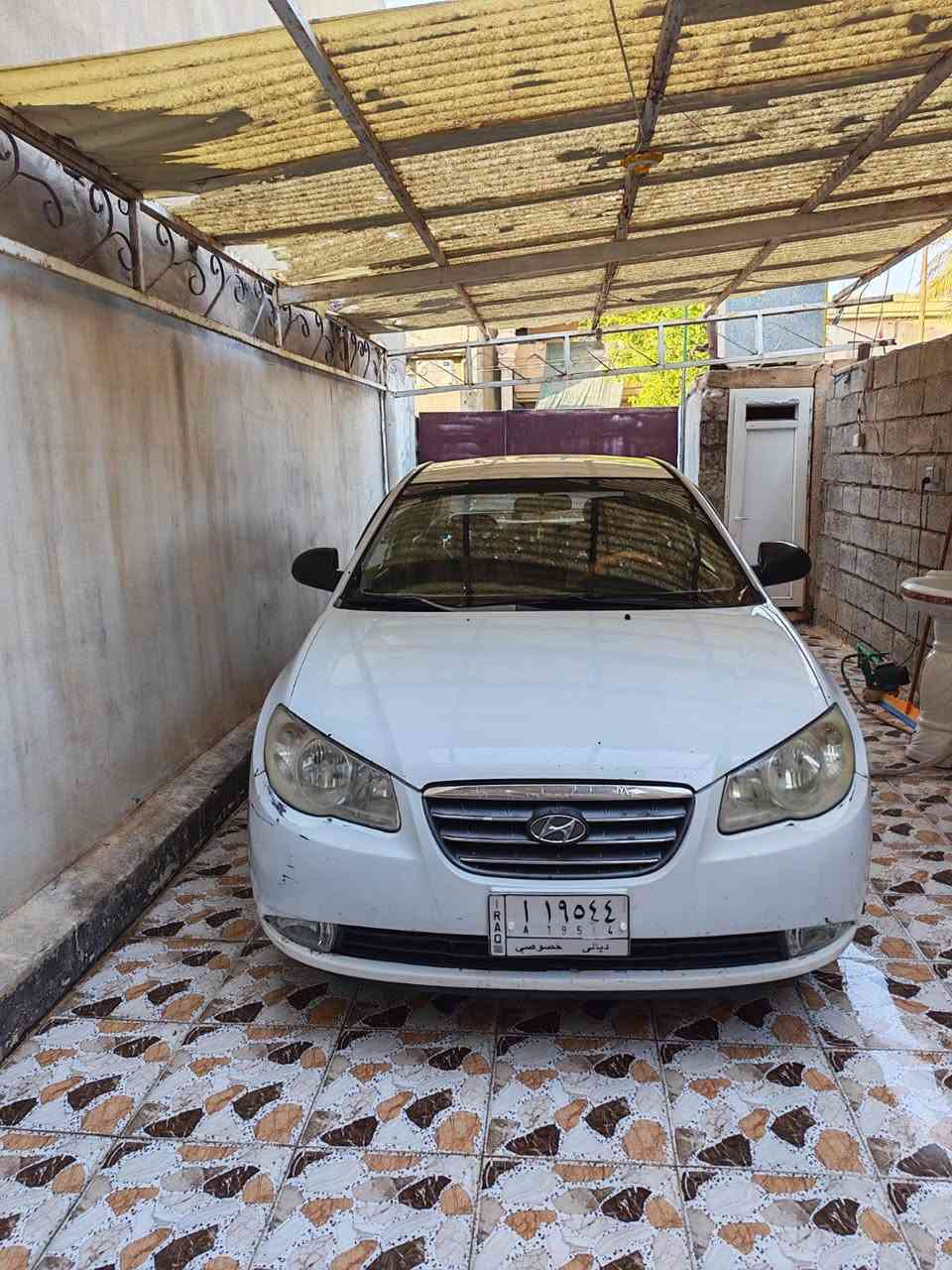 السلام عليكم 
الانترة للبيع موديل 2009 محرك 1600دكشن عالي السياره اي نقص مابيه حداديه جديده  بسمي شرط التحويل ثاني يوم السعر 100$ بيه مجال الاتصال  *********** مكان السياره ديالى بلدروز
