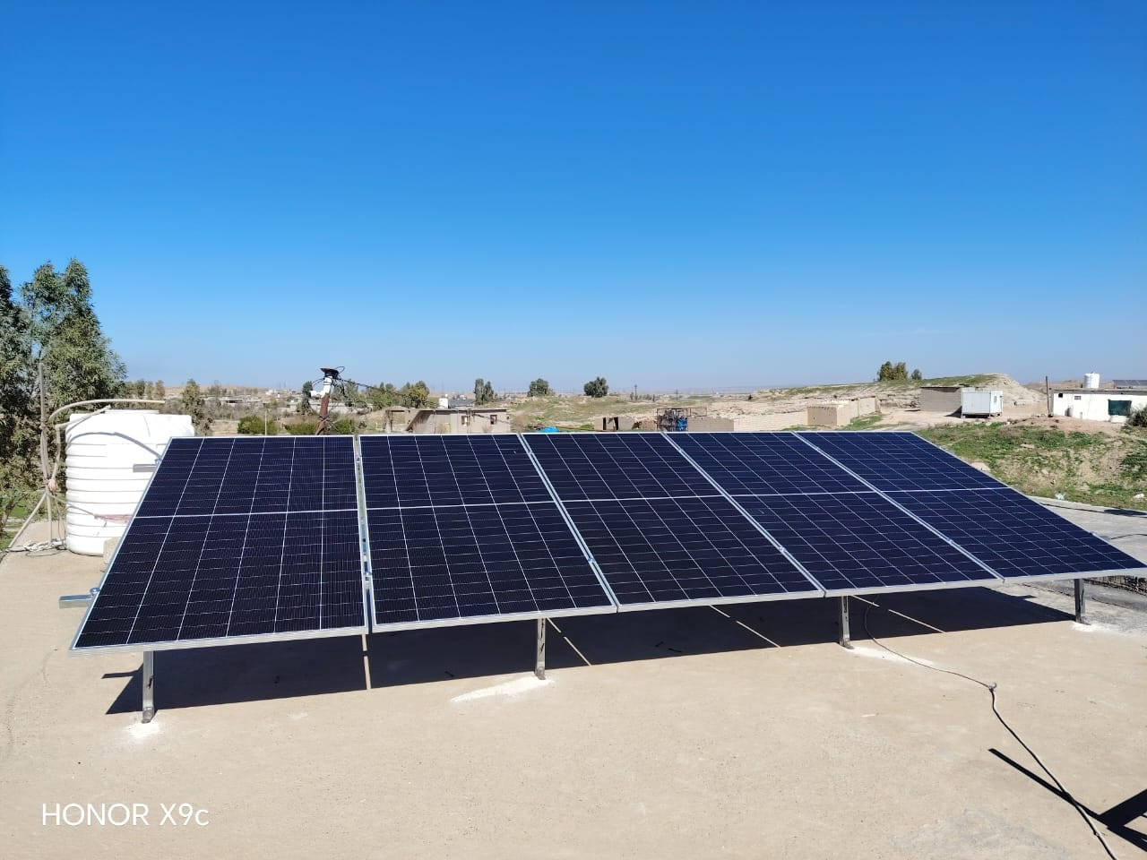 تم بفضل الله تجهيز وتنصيب  منظومة طاقة شمسية
#لمنزل_الأخ(#صلاح_الرياشي)
#كركوك
مكونات المنظومة:
🔵5 الواح ذات وجهين وكفاءة عالية
🔵 بطارية 10 كيلوواط ماركة Qs
 🔵انفيرتر  5.6 كيلوواط ماركة Srne

مكتب هاني شاكر السلطان للطاقة الشمسية 
الحويجة #ناحية الرياض
هاني   ***********
ظافر ‏ ‪0780 680 4046‬‏
رعد ‏  ‪0782 496 9996‬‏
