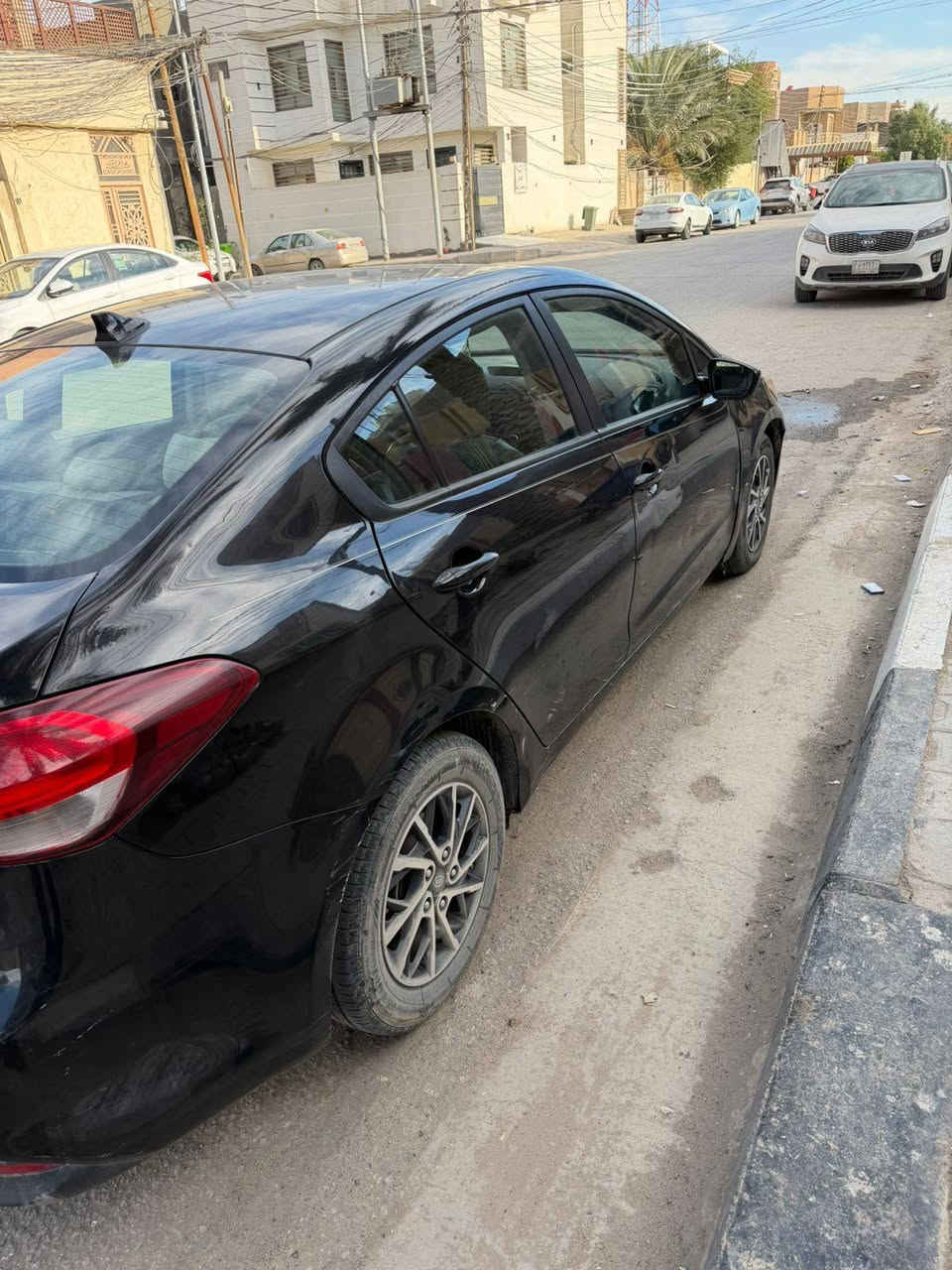 سلام عليكم كيا فورتي موديل ١٧ سياره فقط بنيد الباقي بدون اي ضرار وعلى فحص تبريد محرك كير خير من الله سنويه ب ٢٠٢٣ نافذه بس شركه تريد وكاله او تحويل ماشيهى٩٠ حقيقي مكاني كربلاء السعر ب ١٠٧ وبيه مجال ***********
