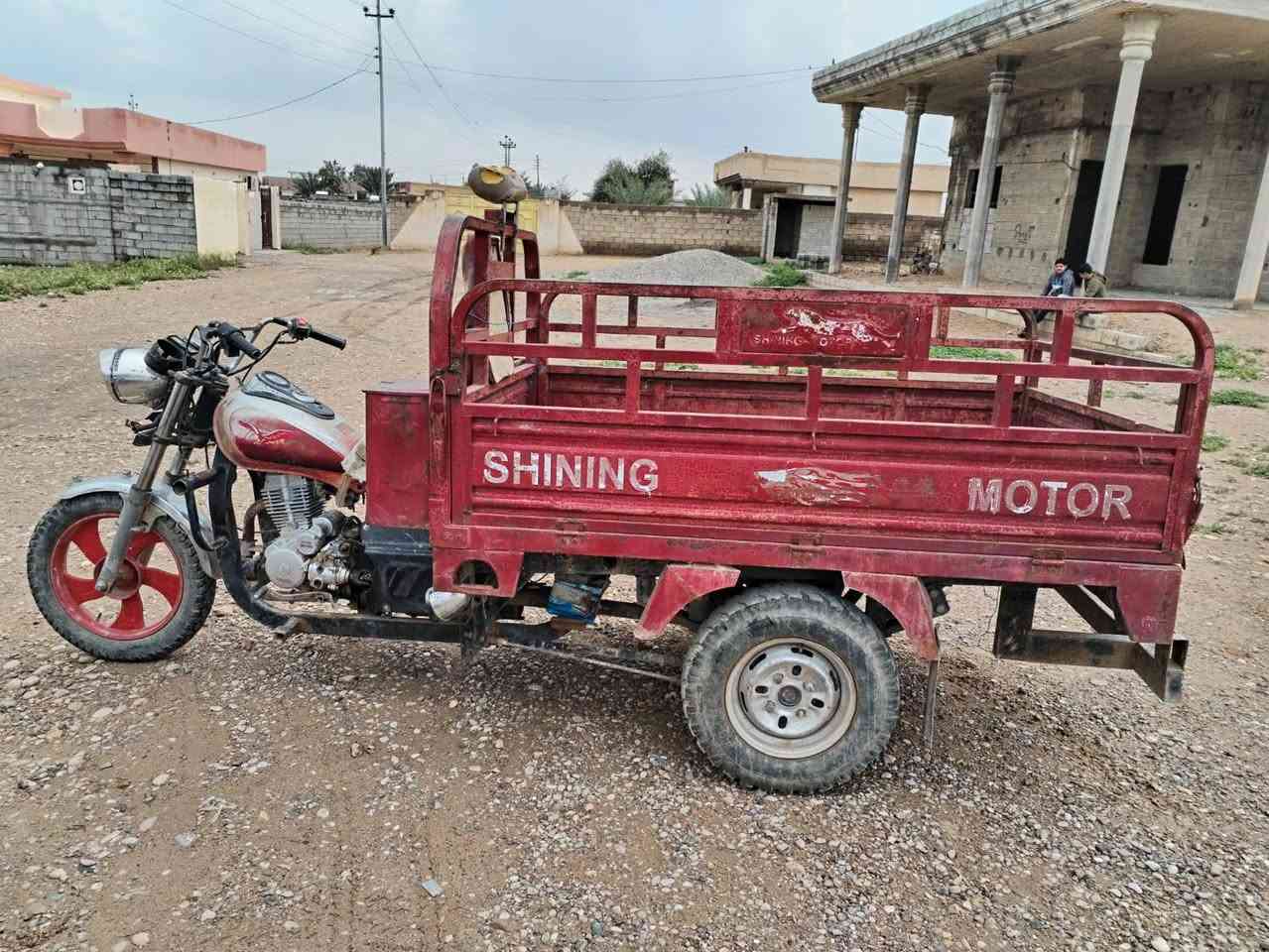 السلام عليكم 
ستوته حمره موديل 17 اوراق كامله ومحرك وگير بوكس جديد هذا رقمي للتواصل موجود ماسنجر واتساب *********** تعال خاص وتدلل إن شاء الله مكاني ديالى -حمرين
