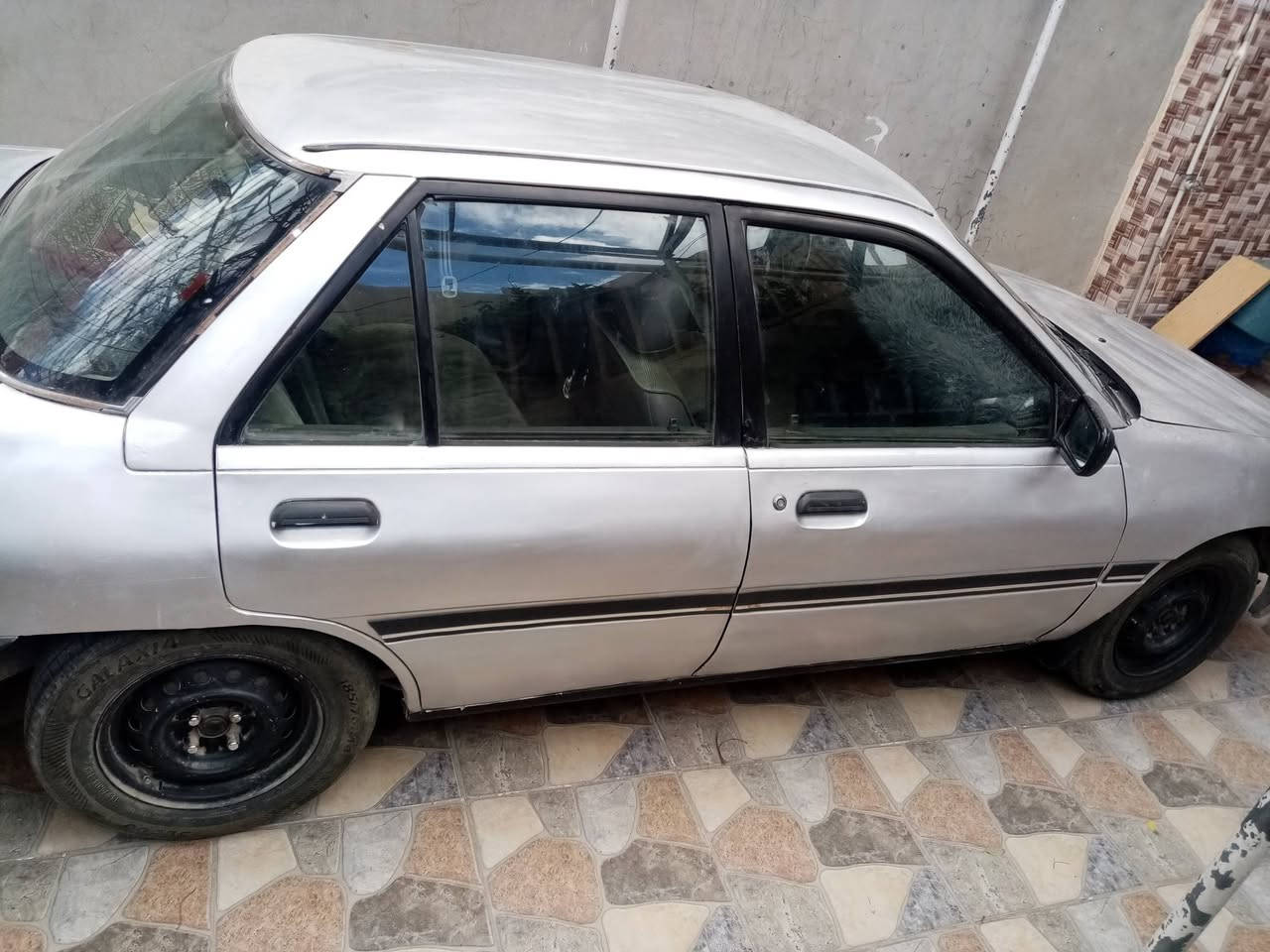 سلام عليكم سياره فورد موديل93 كير محرك كورالا رقم اليف انكليزي  اربع تايارات جديد باتري جديد قماره مابي عيب ابيعه كوم حديد السعر 16 ورقه او مراوس عنوان طريق بغداد رقم تلفوني***********
