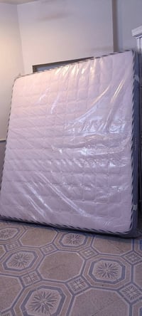 دوشك 180*200 سعرة160 للشراء فقط اتصل 07715181254