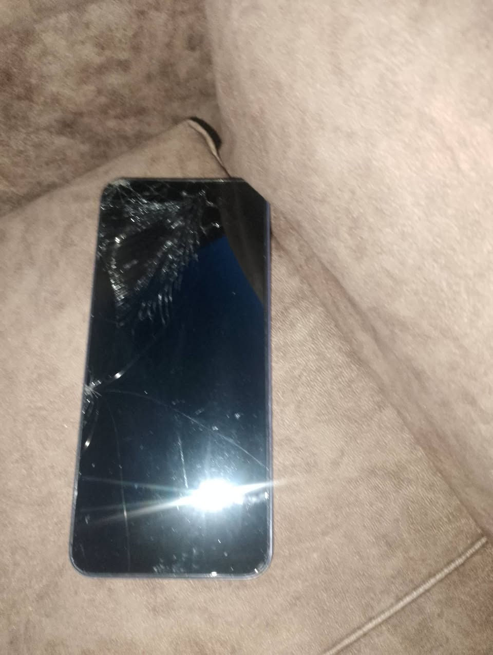 السلام عليكم
جهاز انفكس هوت 30 بلاي 
ذاكره 128
بطاريه 6000
فقط كسر بل شاشه شغال لا صرف شحن ولا تعليك
بيع او مراوس ب ايفون 8 بلاس


**إذا كنت صاحب هذا الإعلان وتريد حذفه لأي سبب، رجاءا أرسل رسالة إلى الدعم الفني**