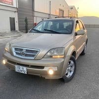 للبيع سورنتو ٢٠٠٤ سياره كلش نظيفه قطعتين صبغ بدون حادث  كير عادي محرك ...