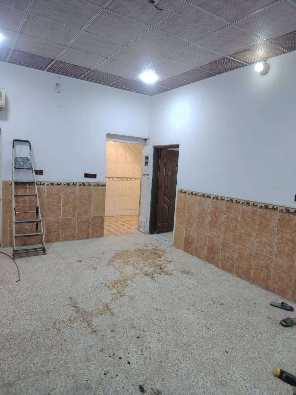 دار للأجار اؤ للبيع مساحه ٢٠٠ متر نهاوند الرابعه خلف البلديه للأسفسار ***********
