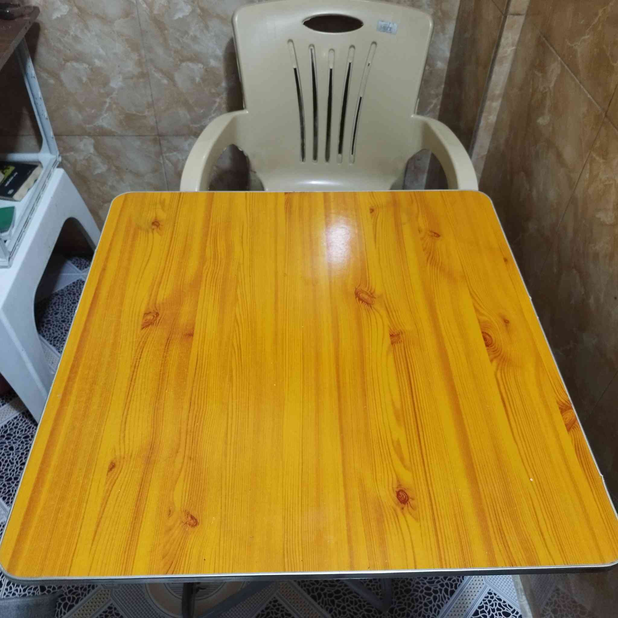 طقم طاولة وكرسي، شبه جدد، بحالة ممتازة لاستعمال قليل جداً، فرصة للتوفير.
 للليزري طباخ ليزري سريع وعملي، استعمال قليل، بحالة ممتازة وأداء قوي
" للمروحة  مروحة بحالة ممتازة، هواء قوي ومنعش، مثالية للصيف، 
." للثلاجة: "ثلاجة بابين، بحالة جيدة جداً، تبريد ممتاز للفريزر، عملية
 للمبردة: "مبردة هواء ممتازة، تبريد سريع، اقتصادية، بحالة جيدة مستعدة للشغل
للخزانة "خزانة سحابات بحالة ممتازة، عملية جداً لتنظيم الملابس
بسعر مغري
للتواصل على رقم الهاتف 👇🏻👇🏻👇🏻
{***********}
