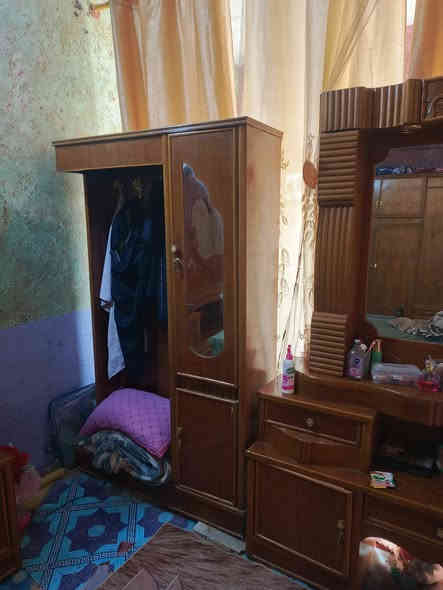 السلام عليكم. غرفه اخشاب للبيع تسكام. 6ابواب.  نضيفه كلش السعر 850وبيه مجال***********
