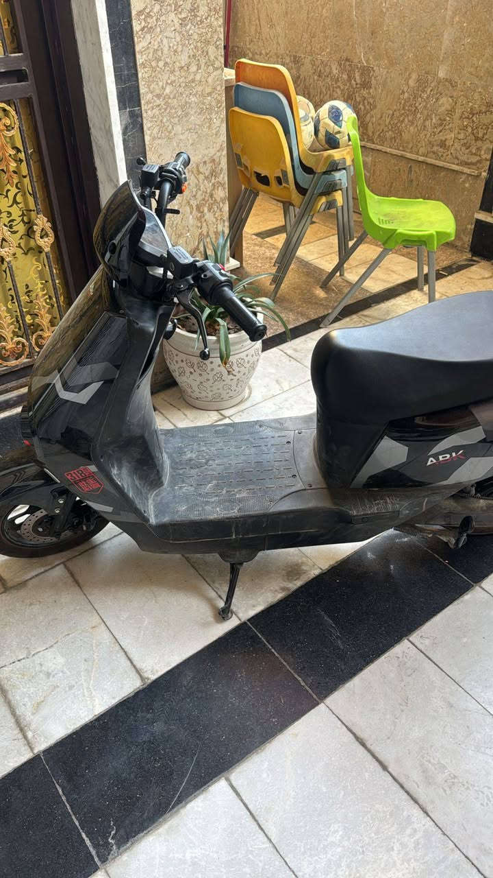 سلام عليكم
دراجه شحن للبيع ABK سويجين دراجه نضيفه بيه نظام لرجوع للخلف ماشيه 1000 زيرو 6 بطاريات
سعر 700 وبيه مجال قليل 
للاتصال على رقم ***********
