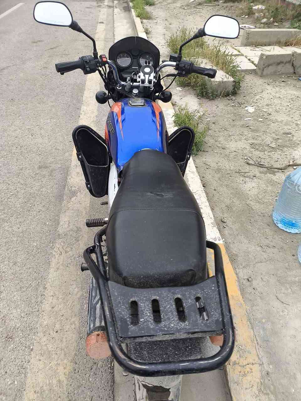 اللهم صل على محمد وال محمد وعجل فرجهم والعن عدوهم 

دراجه بوكسر 23
مكفوله من كلشي وشغاله اشاير لايت بگ لايت سلف هندر 
أوراق كامله 
سعرها 950وبيه مجال 
مكاني بغداد الوشاش قريب ع الإسكان 
رقمي ***********
+وياها صندوگ هديه اسود چبير صوره 👇👇
