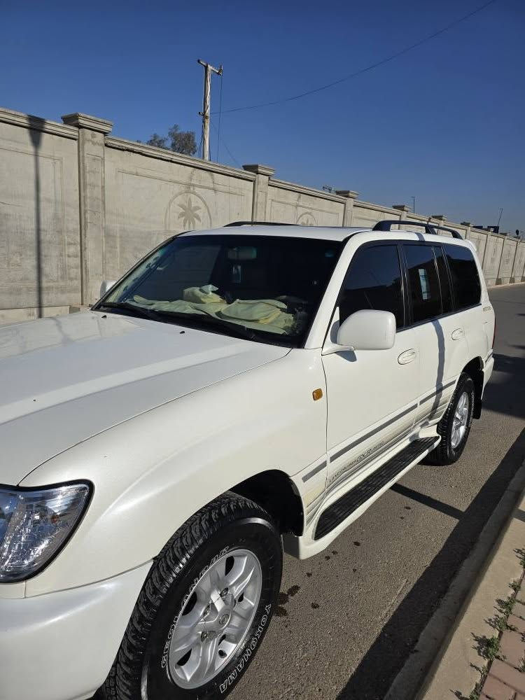 السلام عليكم
لاند كروز موديل 2006 GXR ليمتد فول مواصفات 
 مكينة 4500 6 سلندر محرك عدل
ماشية 158 الف كيلو متر قابل للزياده 
فور ويل4x4 شغال
3 قطع تبريد و ثلاجه 
شاشة و كامرة خلفية 
سلايد 
حساسات امامية و خلفية بلادي 
كشنات مخمل
زركات دعاميه بلادي 
 تايرات جدد يوكاهاما ياباني أصلي اسبير شركة 
حادثها موضح بالصور 
السياره رقم سليمانيه باسمي و تحويل فقط
السياره كلشي شغال بيها 
صدر خلفي جديد و امامي جديد 
 دسكات تخم جديد امامي و خلفي 
 منضومة زنون أصلي عالي ناصي 
مازدات جدد شركة ديبو
السعر 200 ورقة 
*********** بغداد, العراق
