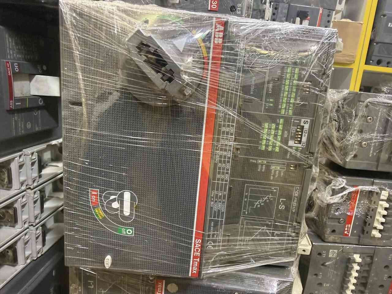 متوفر قواطع Abb✅
1250A
630A
400A
250A
100A
للطلب والاستفسار التواصل على الواتساب ***********📞
