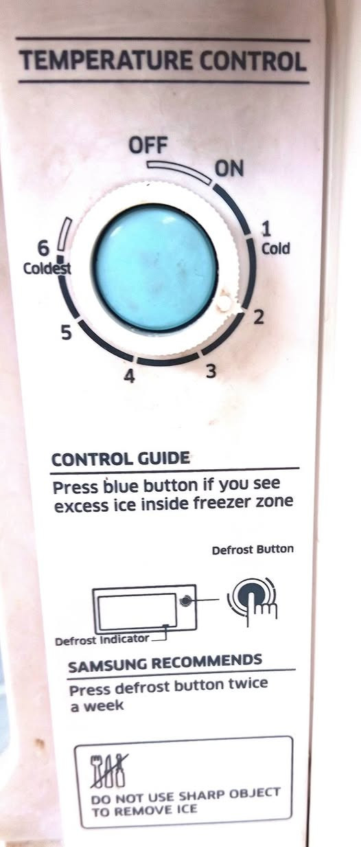 ثلاجة سامسونج اصليه بلد الصنع الهند 
بسعر ١٠٠ الف
***********
