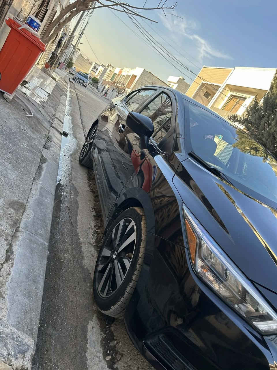 نيسان فيرسا SR 2022 فول مواصفات
رادار امامي خلفي اشاير بل مرايه بصمه تشغيل عن بعد 

رقم وسنويه جديد شرط التحويل ماشيه 88 مايل قطعتين صبخ بدون دواخل باب خلف السايق +ونص الجاملغ الخلفي السايق 

مكان السياره اربيل السعر 125 وبيها مجال بسيط

رقم تلفون *********** واتساب موجود
