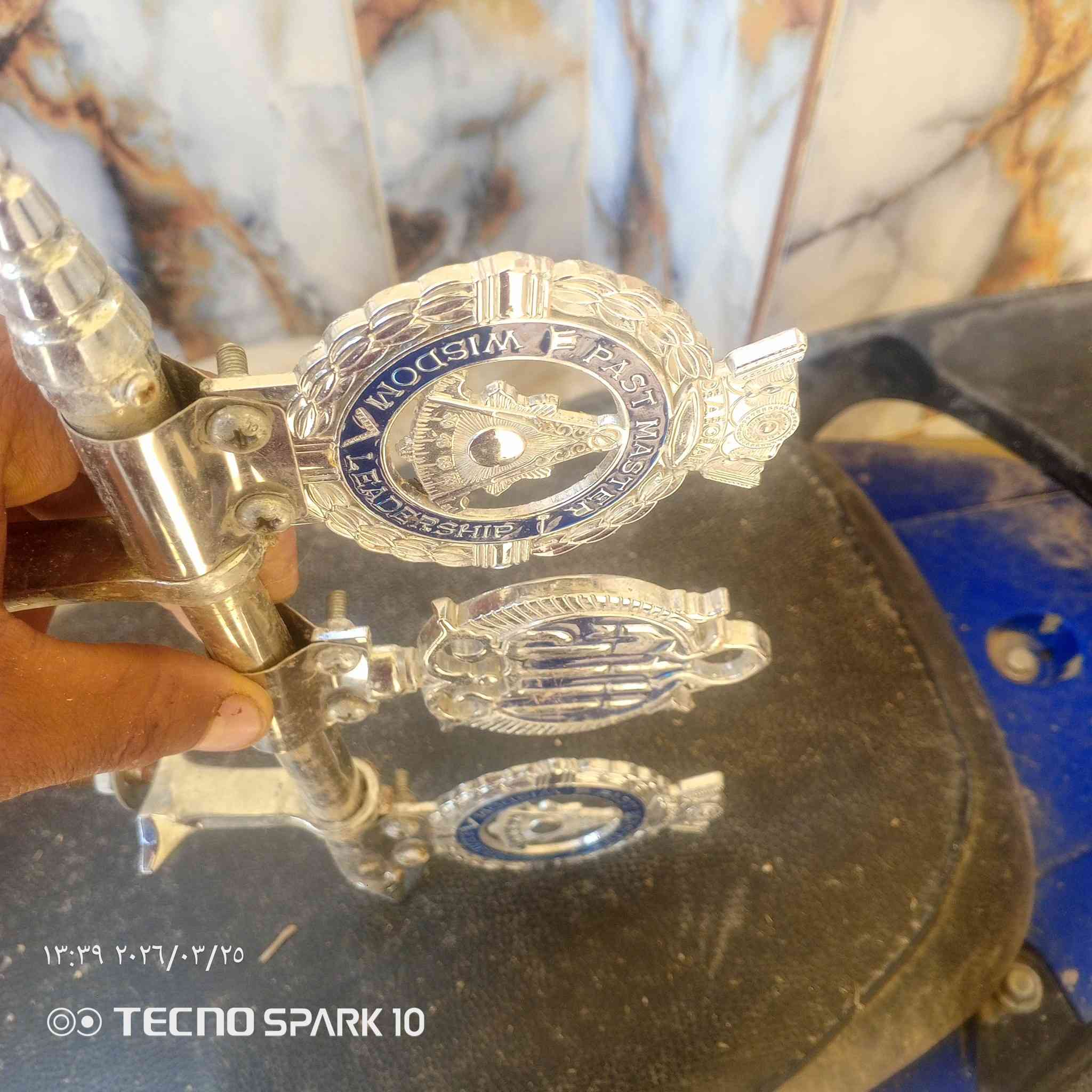 علامه تاج للبيع
***********
