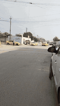 بيت مساحته 120 متر باسمي على شارعين شارع الرئاسه الرئيسي قريب الشارع العام قريب على الجامع الامام علي ع كهرباء خطين مولد بصفه كهرباء ابد ما تنطفي ماي ابي ثلاث خطوط البيت يحتوي عله استقبال وصاله وغرفه وملحقاته ولقاط الثاني يحتوي عله غرفتين وملحقاته  واجهه 6ونزال20للتصال ***********
