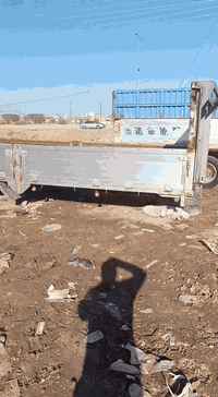 بدي للبيع سته وربع
***********
