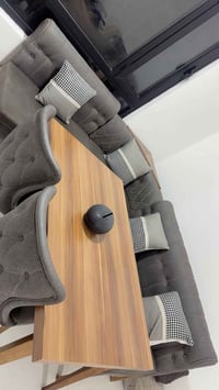 ميز طعام • مستعمل • بي خزان