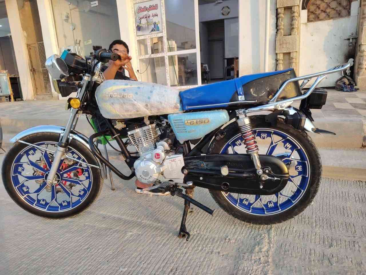 دراجه سيفان 24شكل 25 نقص الدشبول طافي والباقي كله مكفول سعر 600وبيهه مجال قليل لرقم ***********

/عنوان ديالى بعقوبه بل رحمه
