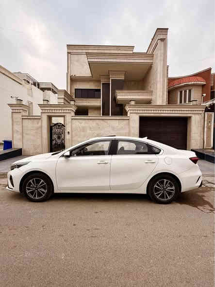 السلام عليكم 
كيا k3 موديل 2024 فول مواصفات 
ماشيه31الف كيلو
مكفوله كفاله عامه من كلشي لا صبغ ولابارد ولا حتى شخوط
بصمه
سلايد
كشنات جلد 
حساسات اماميه وخلفيه 
كامره خلفيه 
شاشه جبيره 
مري شفط وكهرباء 
فول تحكم ستيرن 
مداخل شحن تايبسي
مود درايف (سمارت_نورمال_ايكو_كومفورت)
شاشه ديجتال 
بجم لد وزنون 
بك لايت لد 
وباقي المواصفات المعروفه 
السياره مكفوله كفاله عامه من كلشي 
رقم اربيل الجديد وهزه جديده تحويل مباشر 
السعر144 ورقه وبيها مجال 
مكانها بغداد اليرموك 
*********** بغداد
