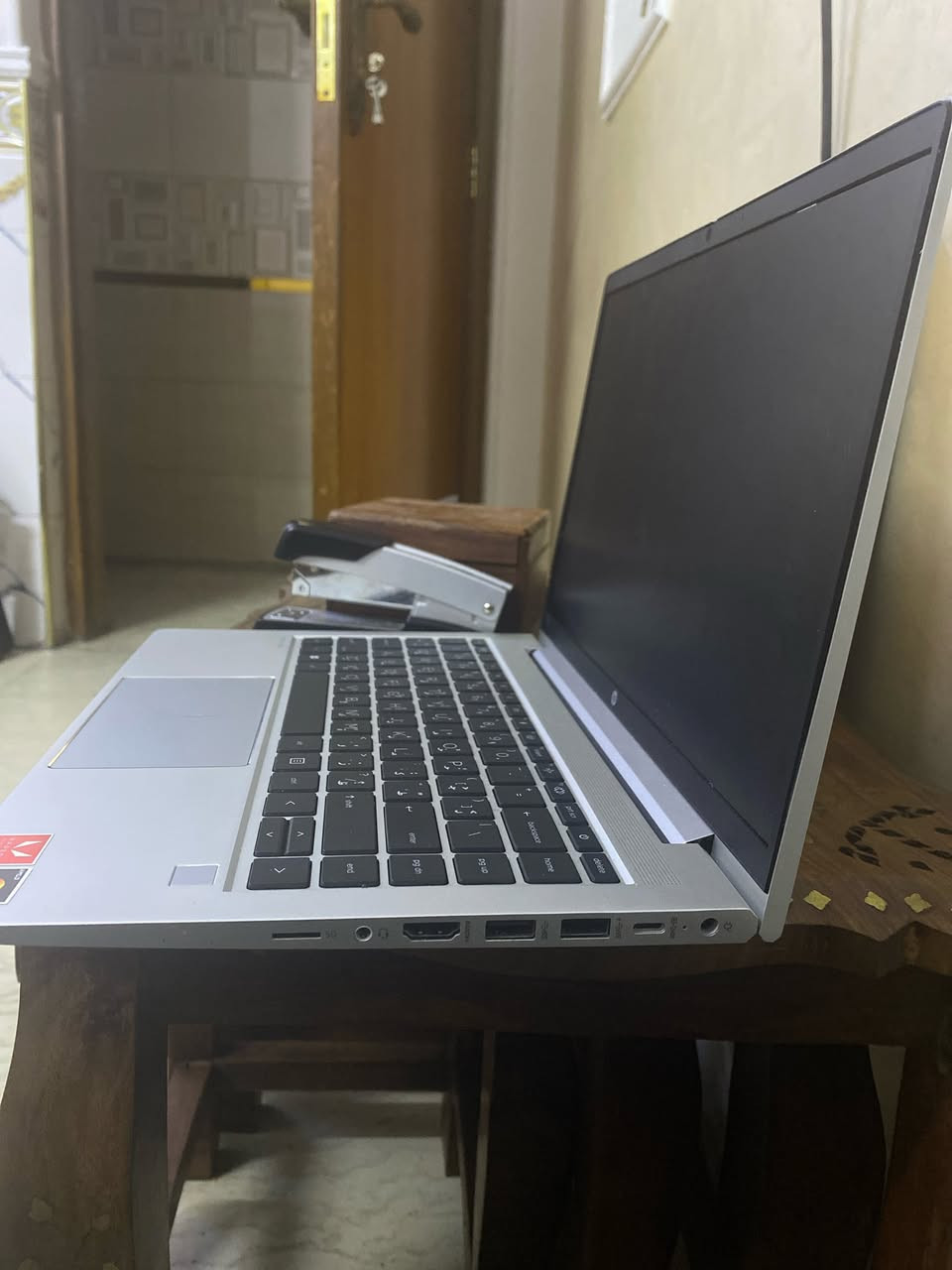 HP ProBook 445 G9

* معالج: AMD Ryzen 5
* كرت شاشة: AMD Radeon Vega Graphics
* رام: 8GB DDR4
* تخزين: 256GB SSD NVMe
* شاشة: 14 بوصة

* الجهاز نظيف ويعمل بكفاءة، مناسب للدراسة والدوام والأعمال اليومية يشغل العاب
280 الف 
مستعملها قليل للدراسه عندي وصل الشراء
تواصل فقط واتساب
***********
مكاني بغداد بلديات
