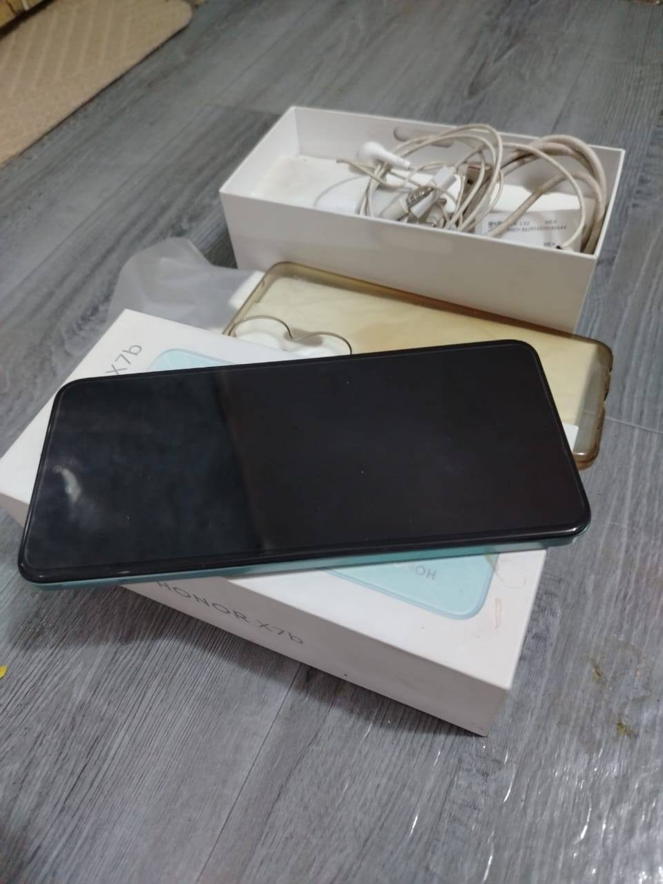 هونر x7b ذاكره 256 جديد مستعمل قليل غراضه كامله سعر ١٧٥ بغداد الكماليه ***********
