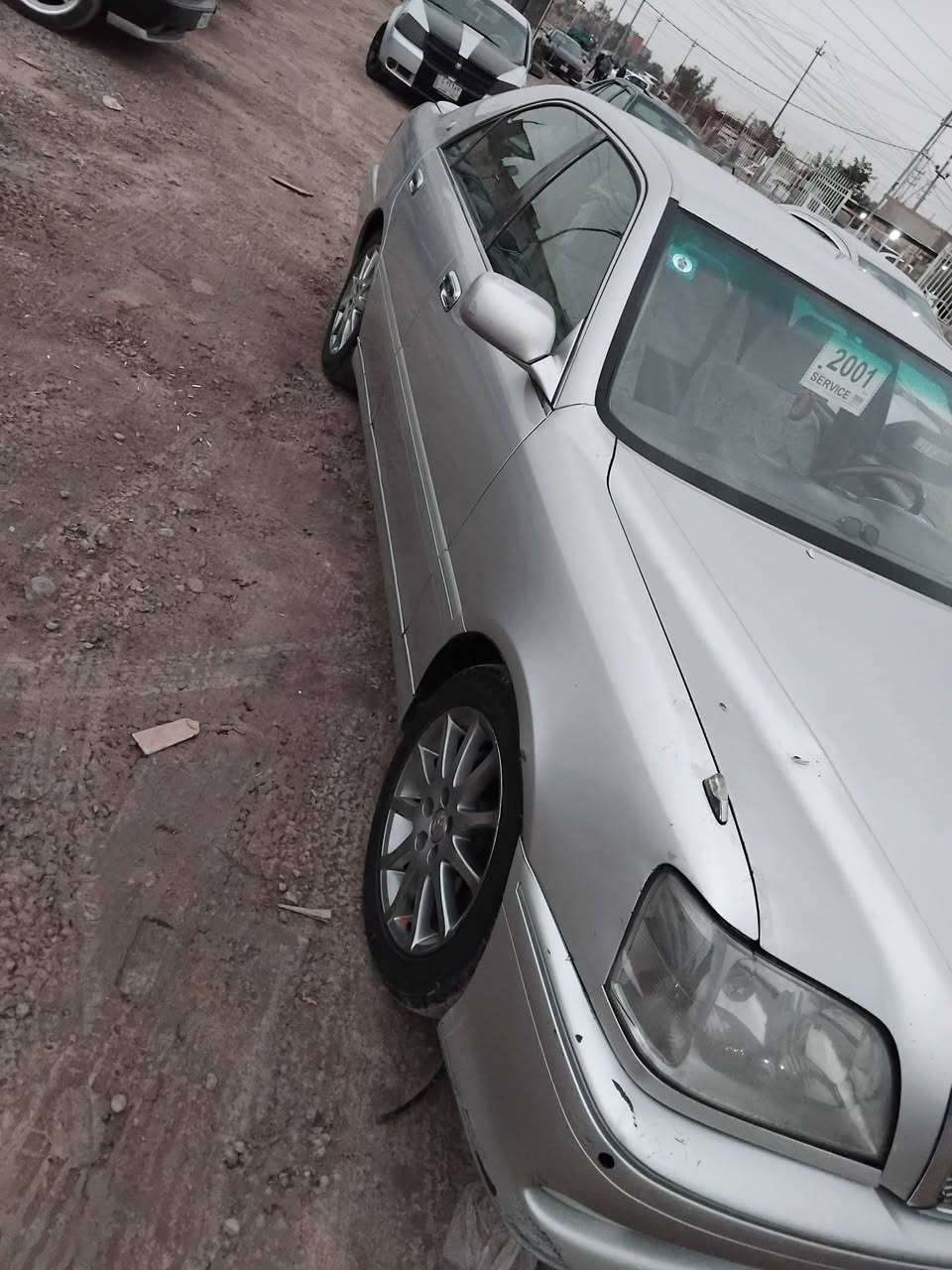 السلام عليكم كراون ملكه 2001كارتونه كفاله عامه شرط السونار محرك ففتي السيارة قرار 48 مداور بنفس اليوم سياره 4 دكم اصل اكرستال اصل غرفه جديده حلوه حيل تحوير الإمارات وجوه نجف مكان السيارة ديالى سعر 140 بيها مجال 
***********
