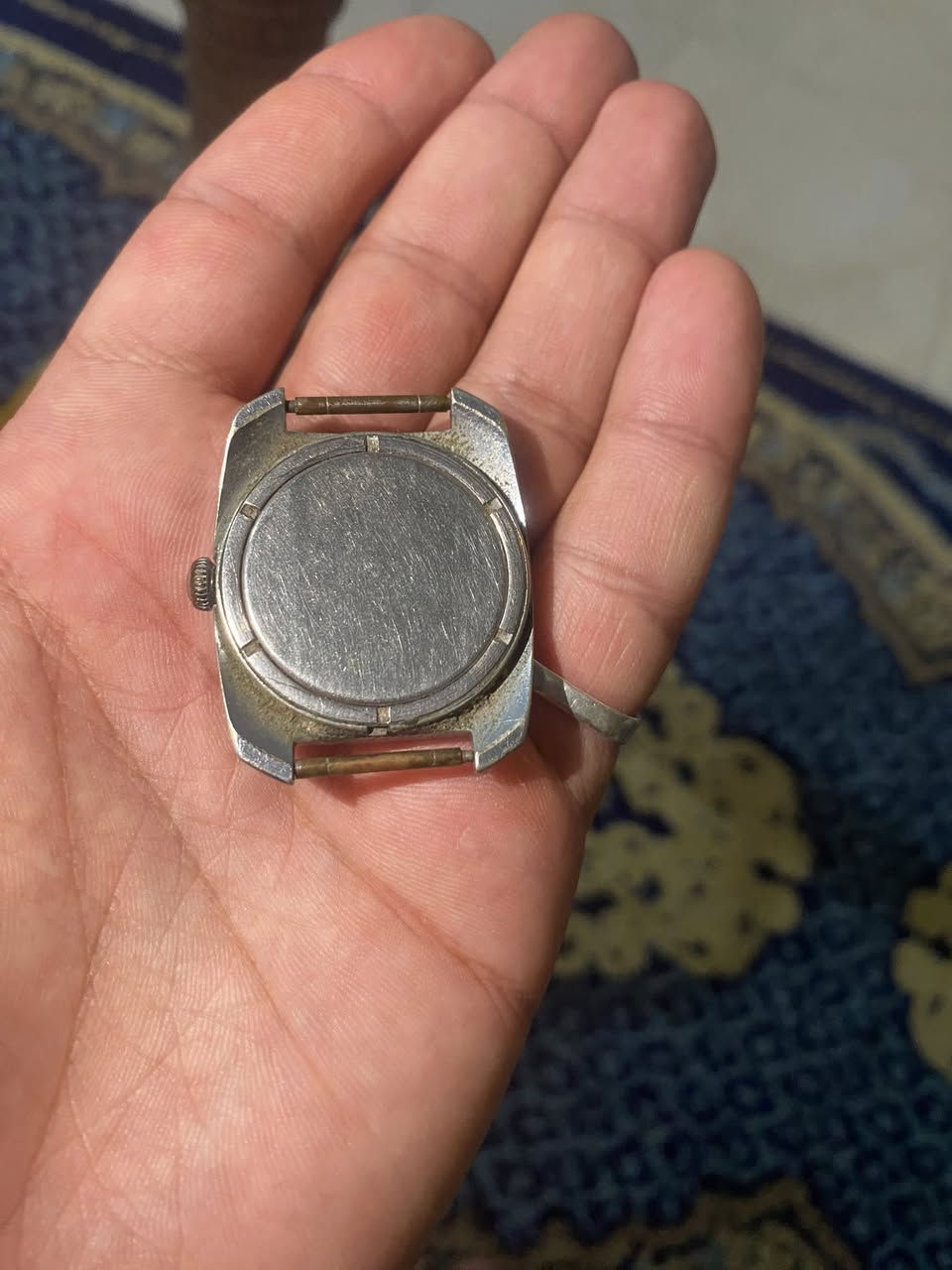 السلام عليكم

ساعه من الاتحاد السوفيتي 
انتيكه قديم اعله سعر ابيع 
عندي توصيل


**إذا كنت صاحب هذا الإعلان وتريد حذفه لأي سبب، رجاءا أرسل رسالة إلى الدعم الفني**