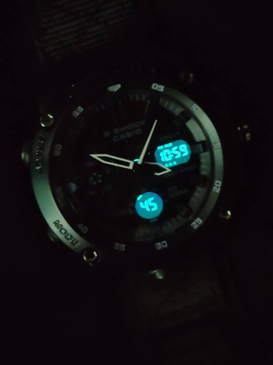 عذرن غلطت بل منشورات البقيه
يا إلله مزاد مزاد الساعه

 Casio G-Shock GA-2000 جي شوك  تبدأ 40 الف

الحد الأدنى للمزايدة 5 الف.  

Casio G-Shock GA-2000

مقاومة ماء 200 متر (20Bar): تتيح لك السباحة والغوص السطحي بها دون أي قلق.شاشة مزدوجة (Analog-Digital): عقارب ميكانيكية مدعومة بشاشات رقمية صغيرة لعرض البيانات.


**إذا كنت صاحب هذا الإعلان وتريد حذفه لأي سبب، رجاءا أرسل رسالة إلى الدعم الفني**