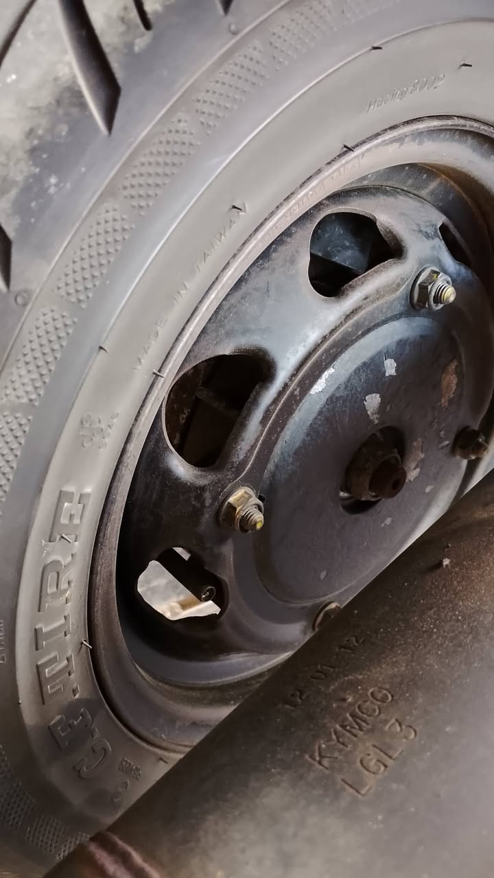 يا الله سلام عليكم دراجه كا مكو للبيع كفالة عامه شرط ريحه اليابان بيه 
كهربائيات كله شغال إشارة هورن لايت عالي وناصي ختم واحد هيه ومكينه وباقي التفاصيل اتصل وتدلل *********** نسيت المديل 😅مديل 12
