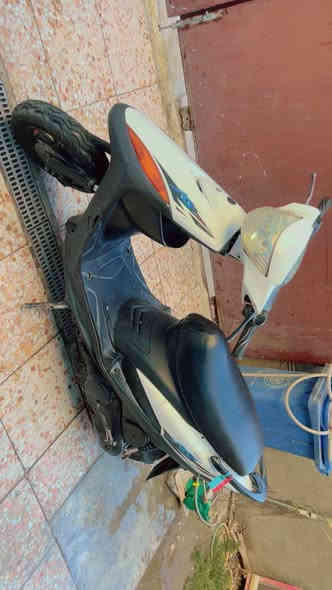 السلام عليكم ماكس عدله لون ابيض دراجه نضيفه شلعه معدل فووول ماشالله السعر 450 عنوان الشرطه الرابعه الرقم ***********
