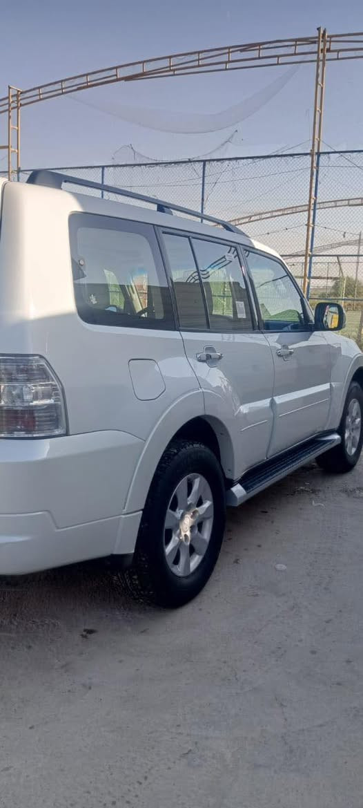 باجيرو موديل 2015 حبتور ١/١ مكفولة
السيارة جديدة محرك 3500 دمام خلفي زراك لايت لدات نهاري لايت زنون بروجكتر شمسي ثلاجة وسطية تبريد امامي خلفي مانع انزلاق مري شفط اوتو كشنات جلد وكهرباء حاكية بلوتوث تحكمات ستيرن صاج فتحة سلايد وسياره بدون اي نقص رقم اربيل بسمي تحويل مباشر  ومكان السياره بغداد السعر  190$ للاتصال***********
