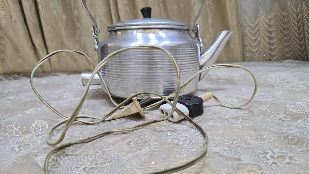 قوري ابو هيتر
حجم كبير 
استخدام بسيط 
للاستفسار مراسله الصفحه 
او الاتصال ***********
