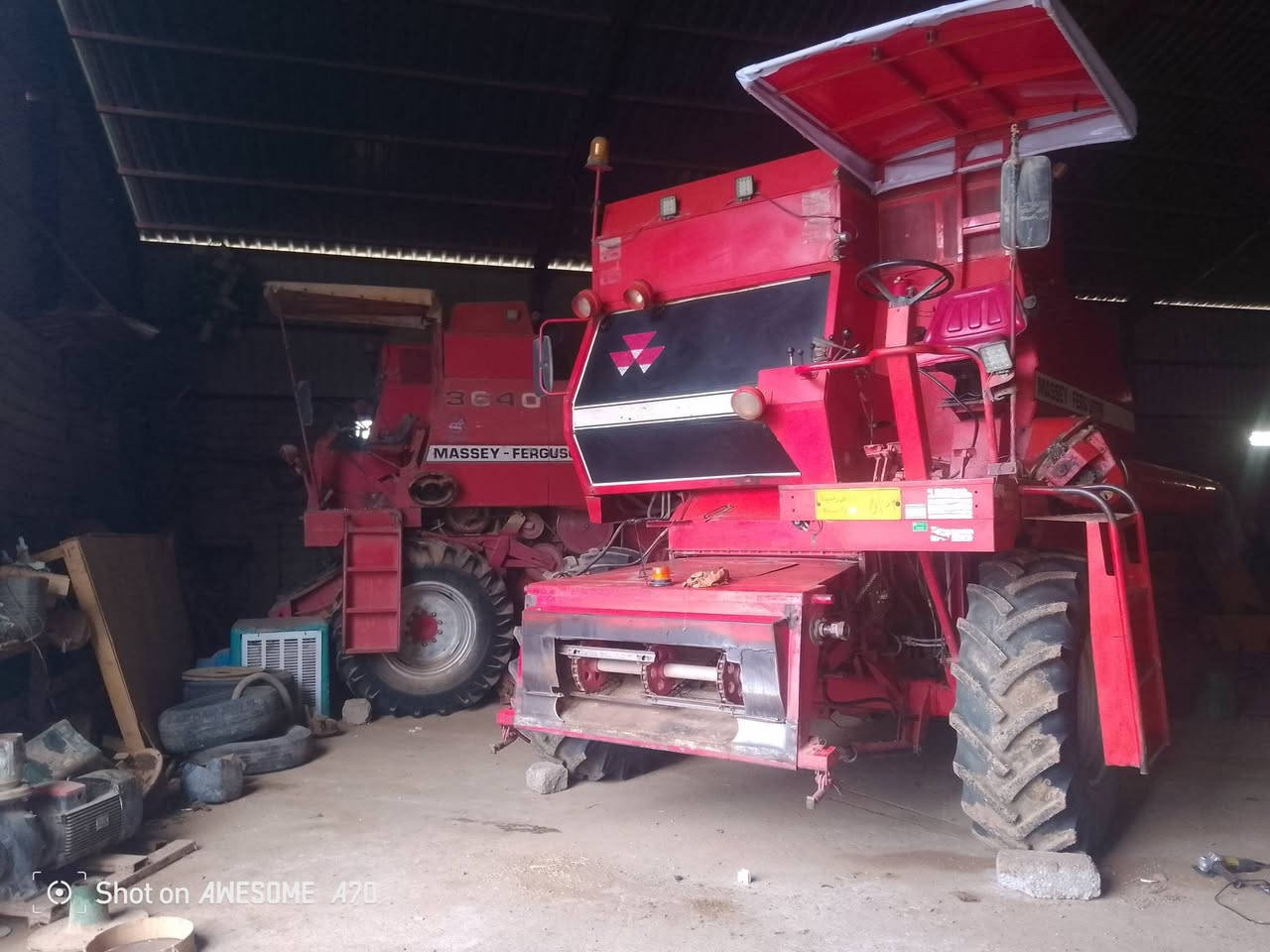 السلام عليكم حاصدات للبيع اثنين 90 و 99 ***********
