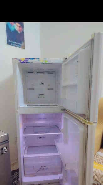يا الله سلام عليكم  ثلاجه سام سونك  حجم ١٤قدم  مال غرف  مال عائله صغيره  سعر ١٣٠  مكان كربلاء حي الميلاد شارع ٢٠ للاستفسار ***********
