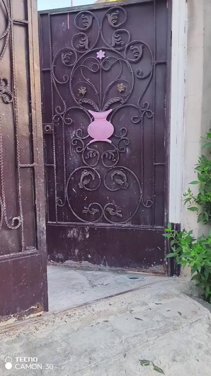 سلام عليكم بيت للبيع 🏫
مساحة البيت 250 متر 📐📏 يحتوي الدار عله غرفه +استقبال+ صاله +صحيات خارجيه وداخليه اساس كونكريت وسكف صب عنوان الدار الكوفه شارع المعمل ***********
