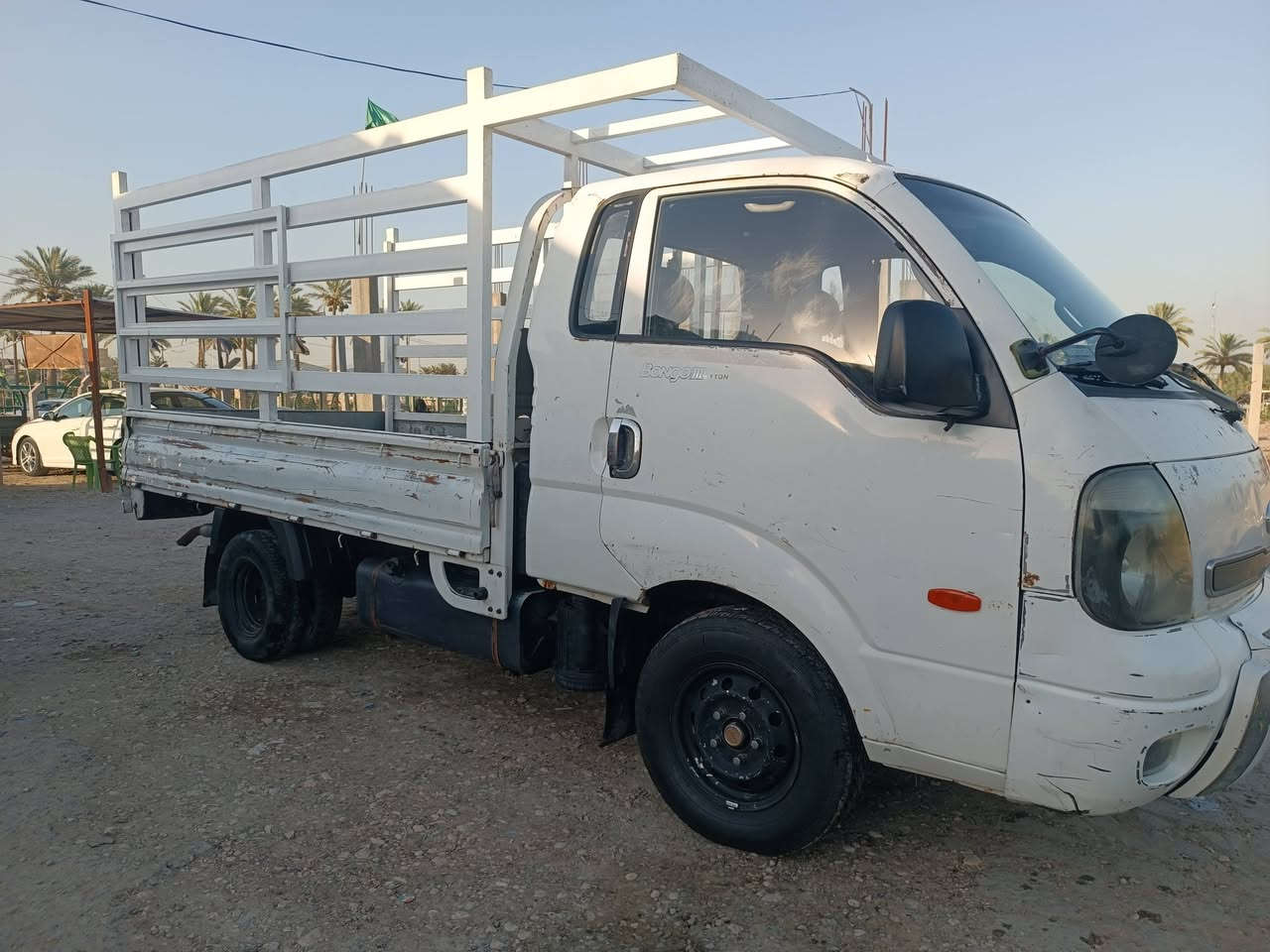 كيا بنكو
موديل 2008 
لون ابيض 
مكينه 3000 مفتوح (سوبر )
مكينه لاتنقيص ولاتبخير 

رقم شاصي واضح 

تايرات اماميه جدد استخدام اقل الشهر 

رقم بغداد باسمي مداور مباشر 

مكاني بابل الحله 

السعر 79 وبيها مجال 

تواصل ***********
